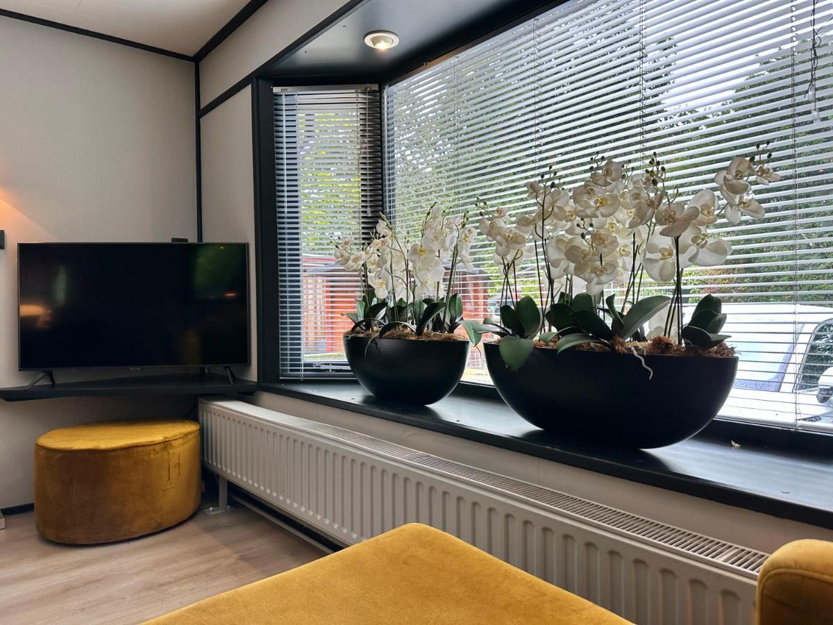 Gezellig Chalet Met 2 Slaapkamers Aan Bosrand Erm Buitenkant foto