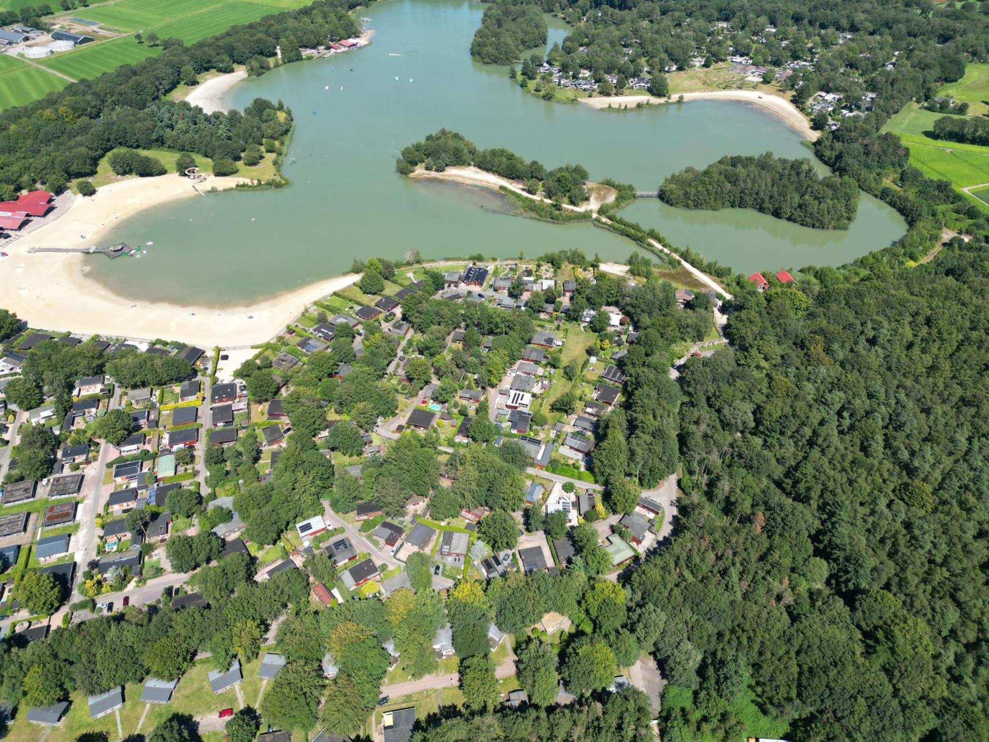 Gezellig Chalet Met 2 Slaapkamers Aan Bosrand Erm Buitenkant foto
